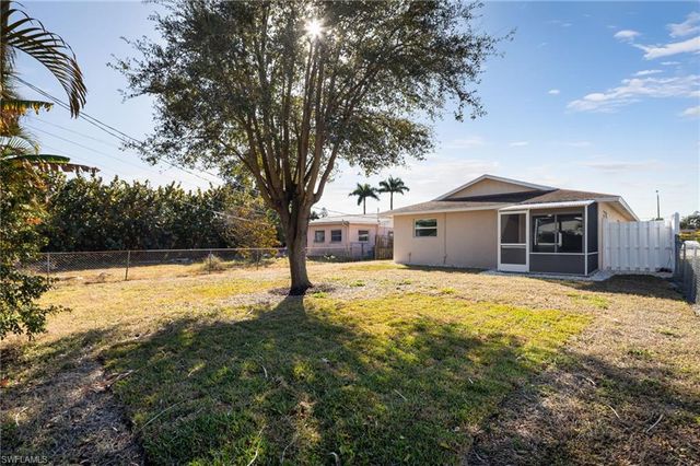 741 105th AVE N, Naples, FL 34108