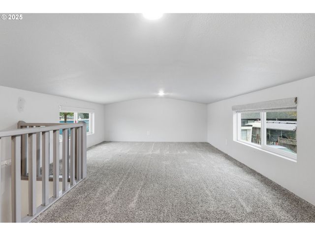 5990 Se KING Rd 18, Milwaukie, OR 97222