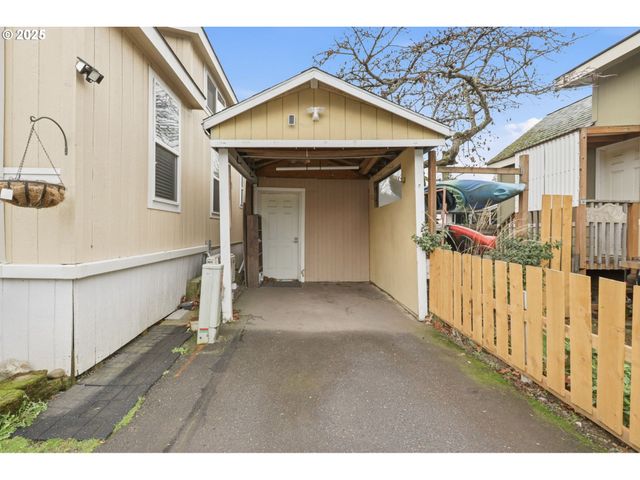 5990 Se KING Rd 18, Milwaukie, OR 97222