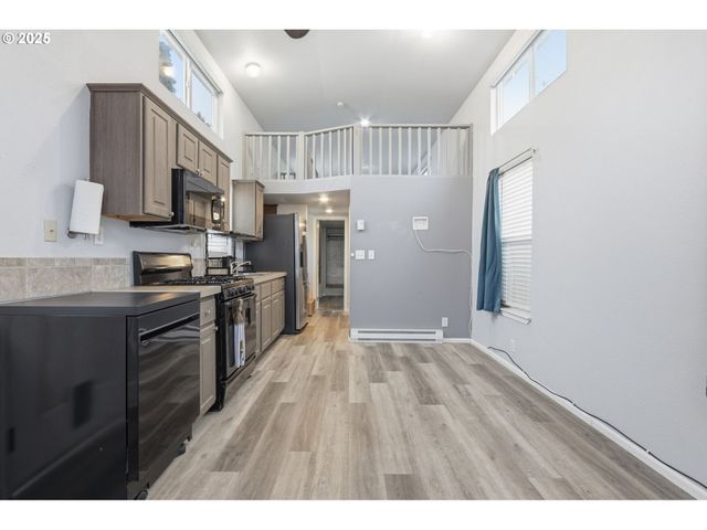 5990 Se KING Rd 18, Milwaukie, OR 97222