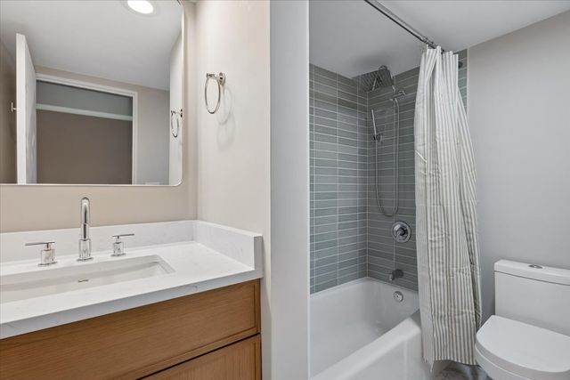 203 N KENILWORTH Avenue 2P, Oak Park, IL 60302