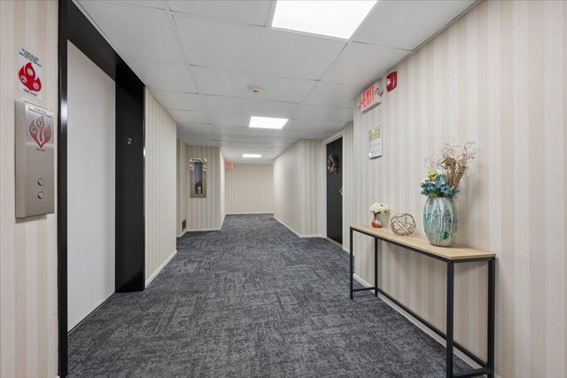 203 N KENILWORTH Avenue 2P, Oak Park, IL 60302