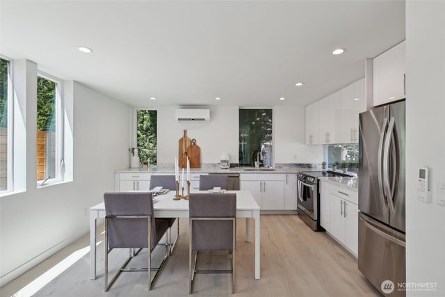404 N 127th Street, Seattle, WA 98133