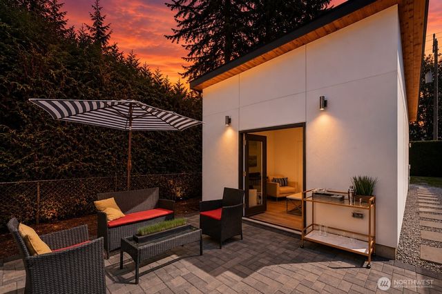 404 N 127th Street, Seattle, WA 98133