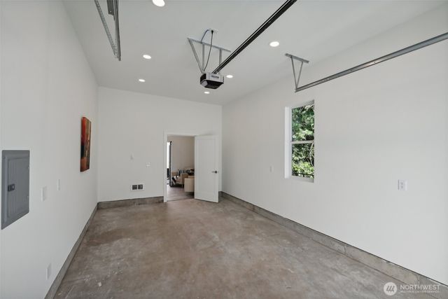 404 N 127th Street, Seattle, WA 98133