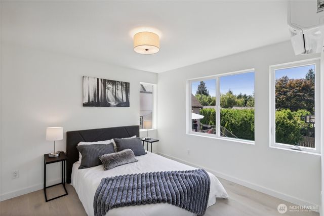 404 N 127th Street, Seattle, WA 98133