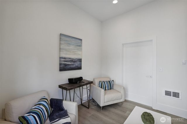 404 N 127th Street, Seattle, WA 98133