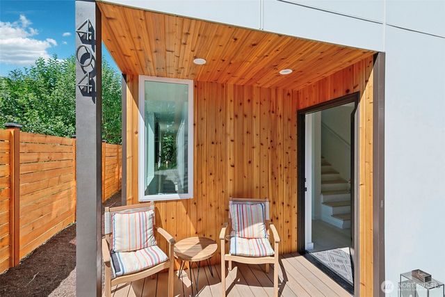 404 N 127th Street, Seattle, WA 98133