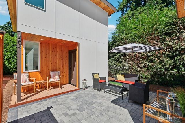 404 N 127th Street, Seattle, WA 98133