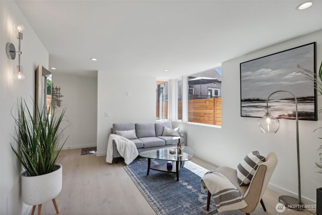 404 N 127th Street, Seattle, WA 98133