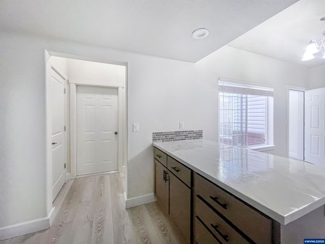 72 Weldwood Dr, Lebanon, OR 97355