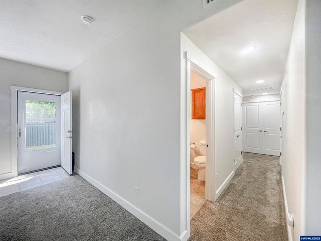 72 Weldwood Dr, Lebanon, OR 97355