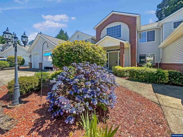 72 Weldwood Dr, Lebanon, OR 97355