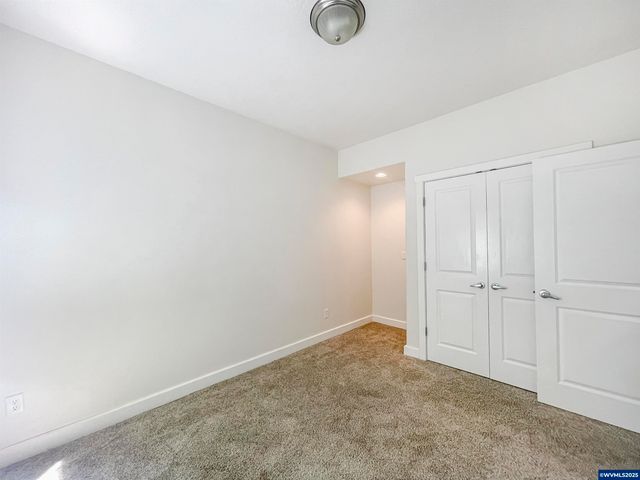 72 Weldwood Dr, Lebanon, OR 97355