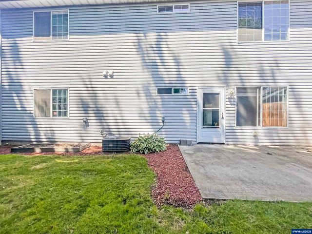 72 Weldwood Dr, Lebanon, OR 97355