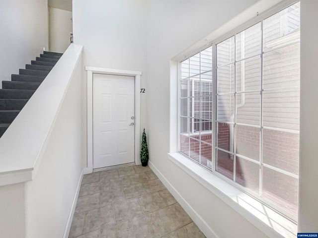 72 Weldwood Dr, Lebanon, OR 97355