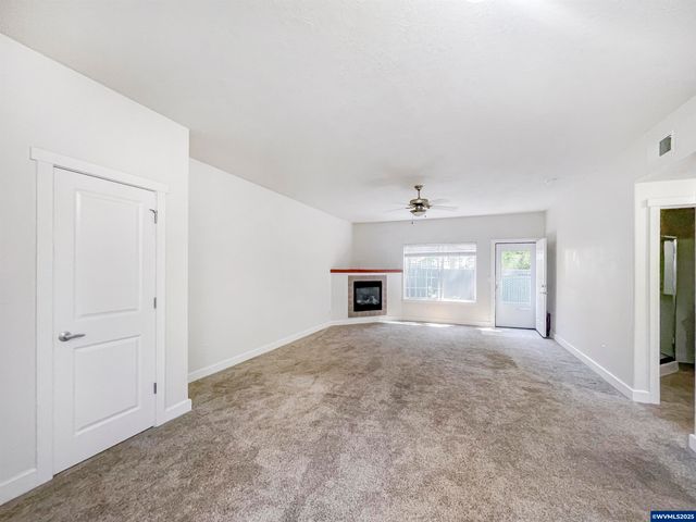 72 Weldwood Dr, Lebanon, OR 97355