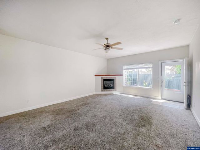 72 Weldwood Dr, Lebanon, OR 97355