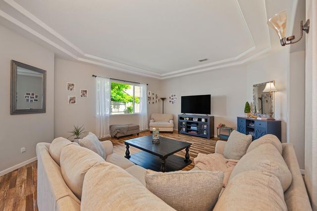 2413 Maybrook Dr, Sacramento, CA 95835