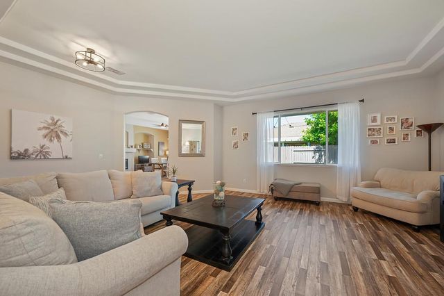 2413 Maybrook Dr, Sacramento, CA 95835