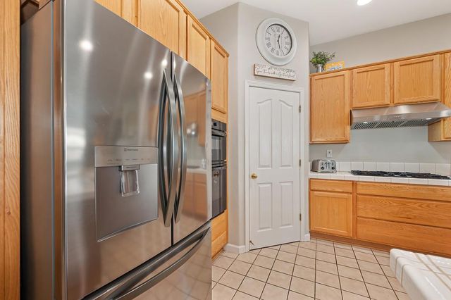 2413 Maybrook Dr, Sacramento, CA 95835