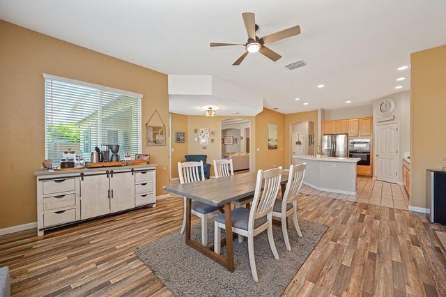 2413 Maybrook Dr, Sacramento, CA 95835