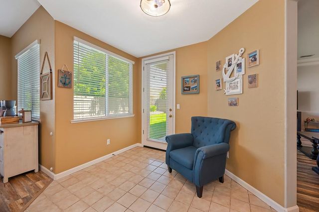 2413 Maybrook Dr, Sacramento, CA 95835