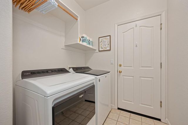 2413 Maybrook Dr, Sacramento, CA 95835