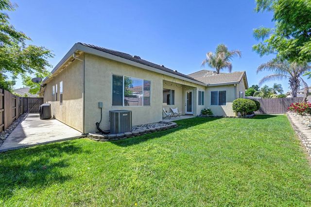 2413 Maybrook Dr, Sacramento, CA 95835