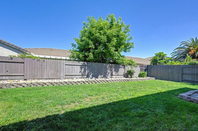 2413 Maybrook Dr, Sacramento, CA 95835