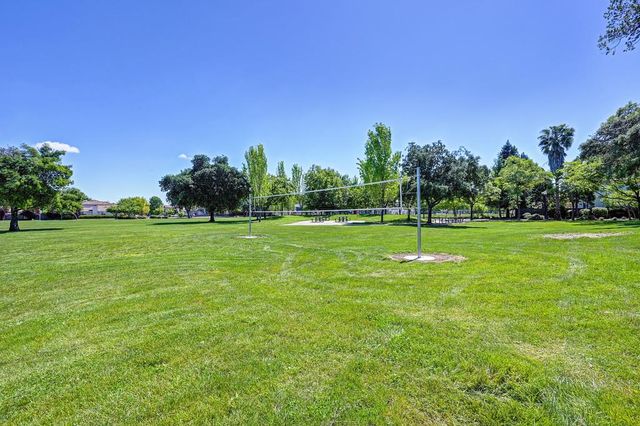 2413 Maybrook Dr, Sacramento, CA 95835
