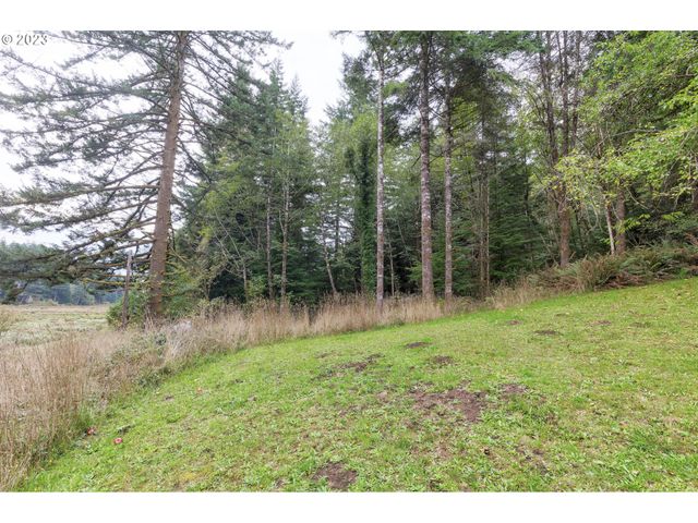 62332 ROSS INLET Rd, Coos Bay, OR 97420