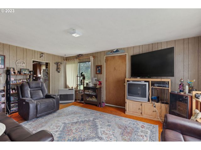 62332 ROSS INLET Rd, Coos Bay, OR 97420
