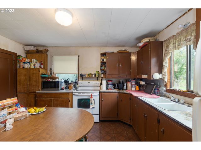 62332 ROSS INLET Rd, Coos Bay, OR 97420