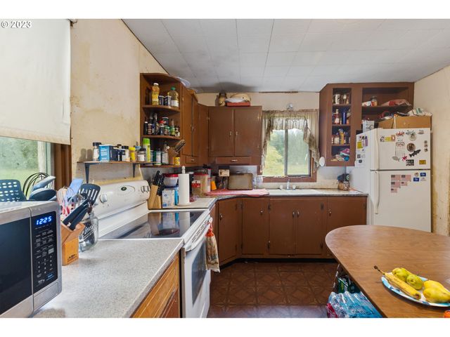 62332 ROSS INLET Rd, Coos Bay, OR 97420