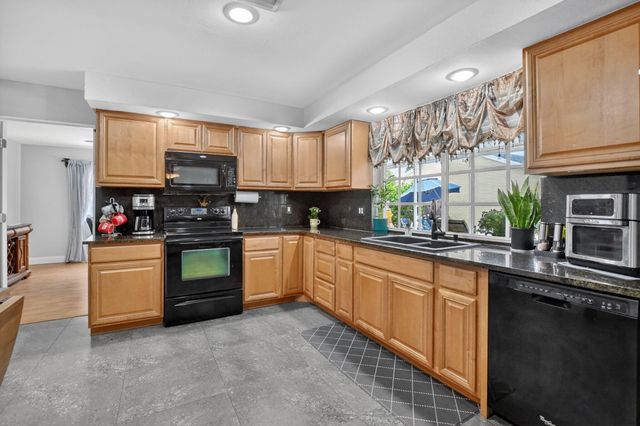 9976 Robins Nest Road, Boca Raton, FL 33496
