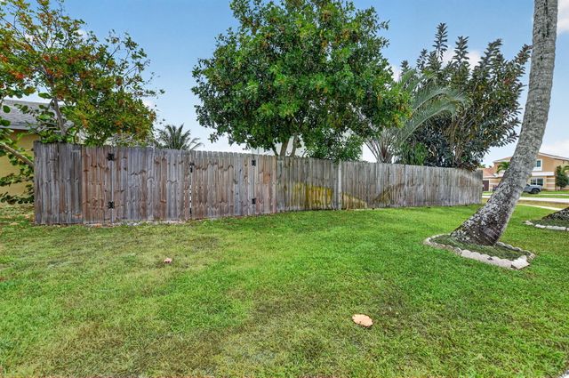 9976 Robins Nest Road, Boca Raton, FL 33496