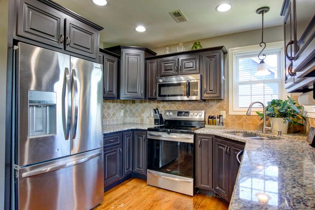 1336 Canyon Pl, Clarksville, TN 37042