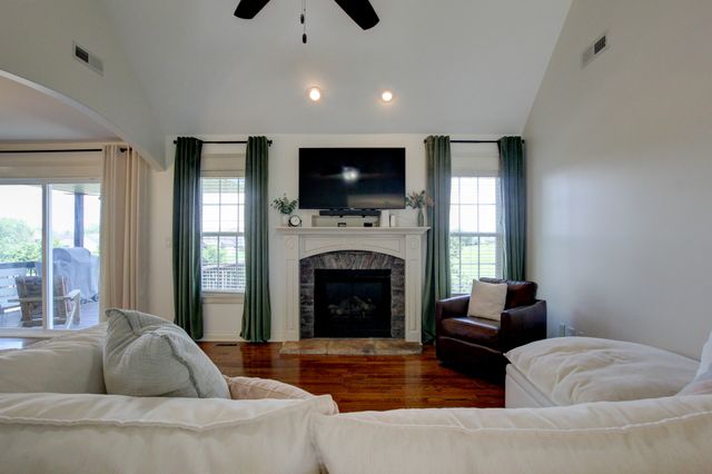 1336 Canyon Pl, Clarksville, TN 37042