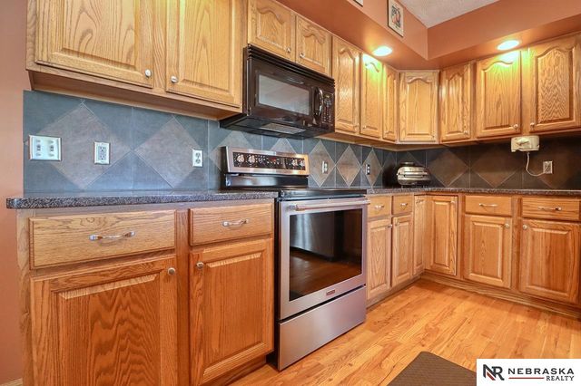 6801 Vanderslice Circle, Lincoln, NE 68516