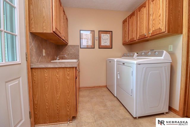 6801 Vanderslice Circle, Lincoln, NE 68516