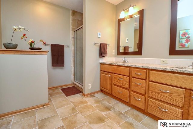6801 Vanderslice Circle, Lincoln, NE 68516