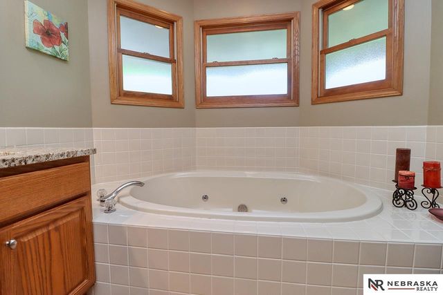6801 Vanderslice Circle, Lincoln, NE 68516