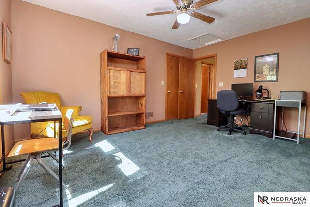 6801 Vanderslice Circle, Lincoln, NE 68516