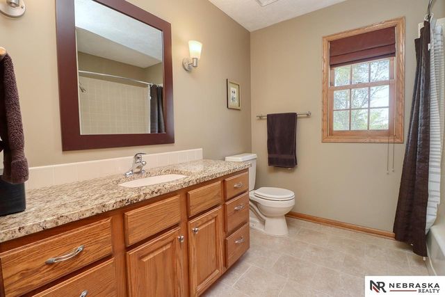 6801 Vanderslice Circle, Lincoln, NE 68516