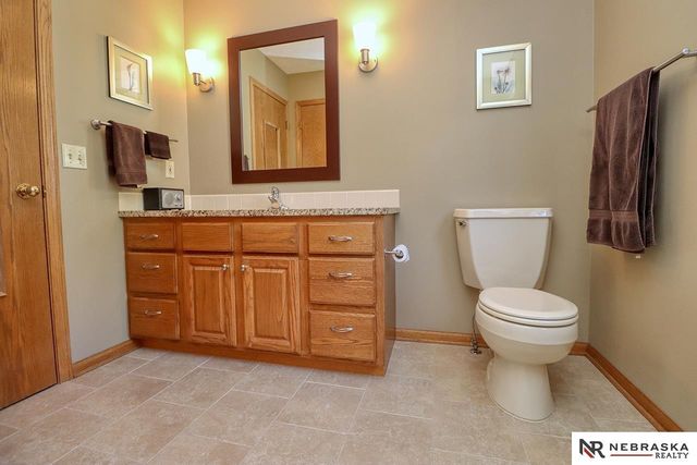 6801 Vanderslice Circle, Lincoln, NE 68516
