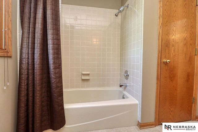 6801 Vanderslice Circle, Lincoln, NE 68516