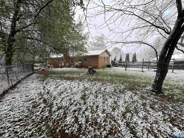 4017 Summerhill Place, Huntsville, AL 35810