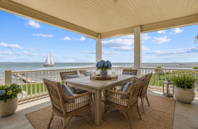 3608 Elmen Street, Seabrook, TX 77586