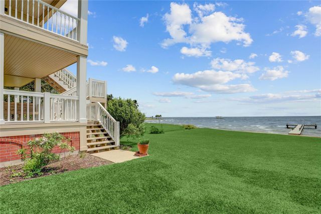 3608 Elmen Street, Seabrook, TX 77586
